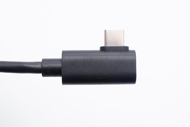 内置光纤模块的CC线缆长什么样?拆解脸书Oculus VR专用线揭晓